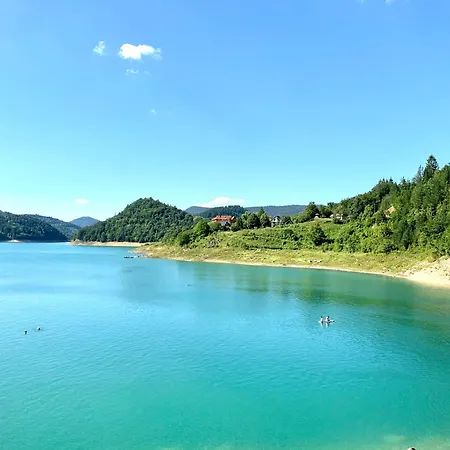 La Promenade 즐라티보